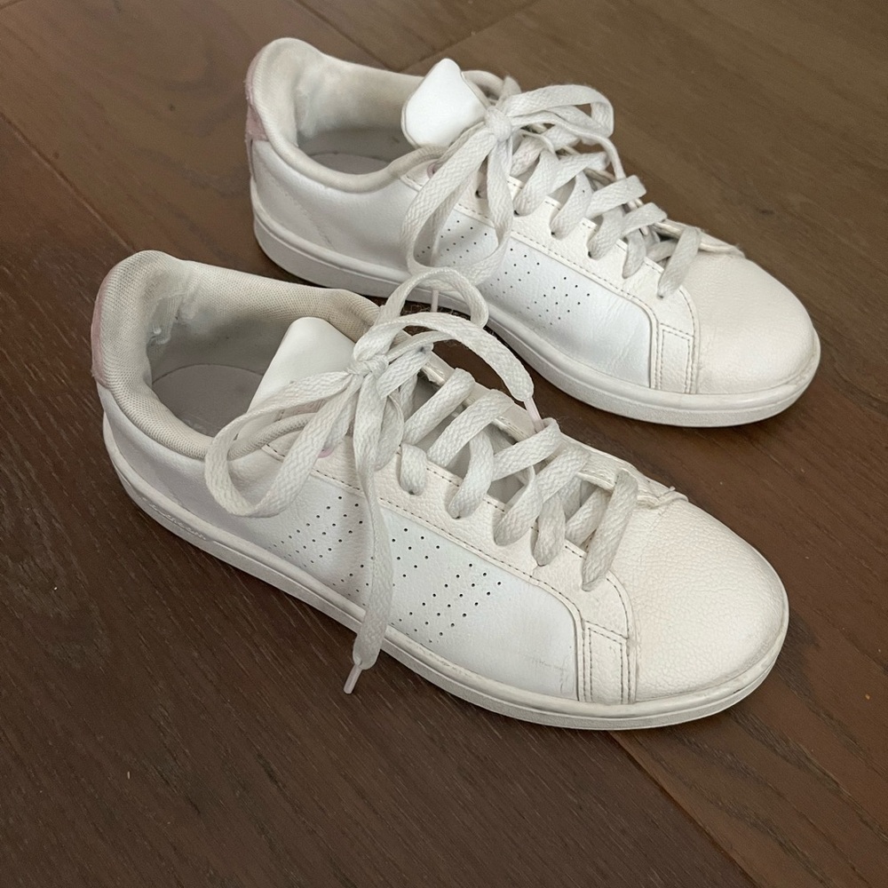 Adidas advantage tennis perforated white pink accents sneakers shoes 8 Womens